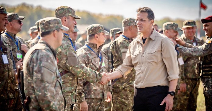 Ministrul Apărării de Ziua Armatei: Persistăm în Alocările pentru Echipamentele de Luptă, Infra și Pregătirea Trupelor Militari Ministrul Apărării de Ziua Armatei: Persistăm în Alocările pentru Echipamentele de Luptă, Infra și Pregătirea Trupelor Militari