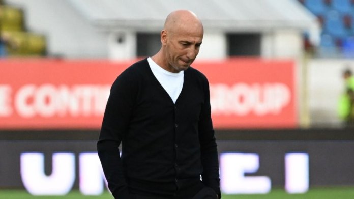 Rivalitate la Miercurea Ciuc Rivalitate la Miercurea Ciuc. Robert Ilyeș răspunde la scandările xenofobe: