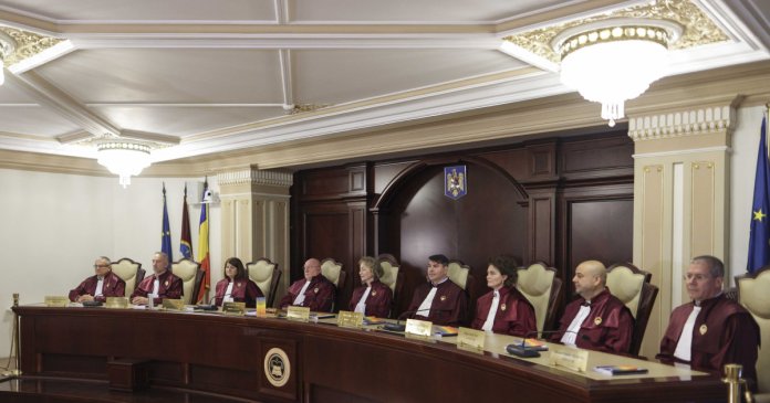 Senatul a aprobat abolirea compensațiilor de sfârșit de mandat pentru judecătorii Curții Constituționale