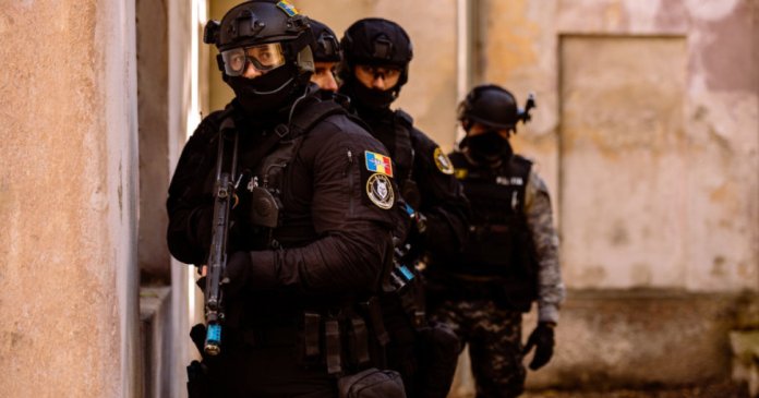 Acte falsificate românești pentru oligarhii din Rusia. Procurorii ICCJ au efectuat 37 de percheziții într-o investigație amplă.