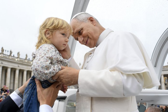 Răspunsul Papei Leon oferit unei fetițe din București, în seara de Crăciun