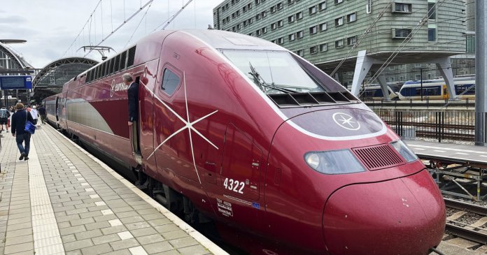 Situație critică în tunelul de sub Canalul Mânecii. Toate trenurile Eurostar au oprit serviciul.