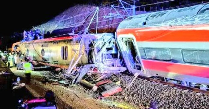 Cel puțin 20 de morți ca urmare a unui accident feroviar în sudul Spaniei; multe persoane rănite sunt blocate în trenurile de mare viteză.
