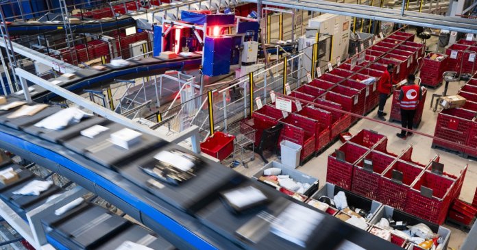 Mii de proprietari au fost informați de către armata Norvegiei că proprietățile și bunurile lor ar putea fi confiscate în eventualitatea unui conflict armat.