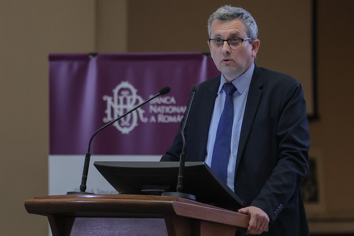 România a ales să crească cu orice preț. Efectele se resimt, atrage atenția economistul-șef al BNR.