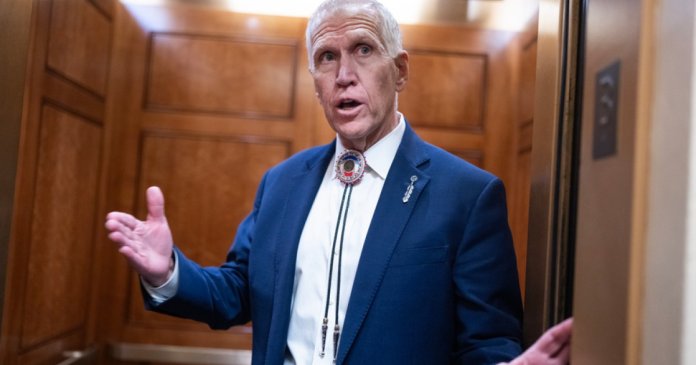 „Sătul de ignoranță”: Un senator republican contestă declarațiile lui Stephen Miller referitoare la Groenlanda, consilier al lui Trump.