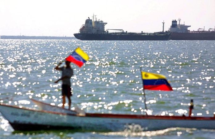 Venezuela dispune de petrol, dar și de o datorie externă foarte mare. Cine sunt „vulturii” care așteaptă să-și recupereze investițiile?