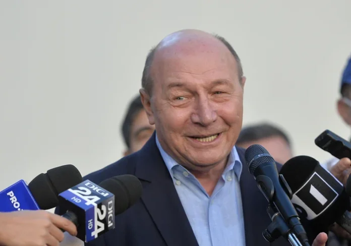 „Băsescu contesta Coaliția după declararea recesiunii tehnice: „Eu aș solicita Fondul Monetar Internațional”” „Băsescu contesta Coaliția după declararea recesiunii tehnice: „Eu aș solicita Fondul Monetar Internațional””