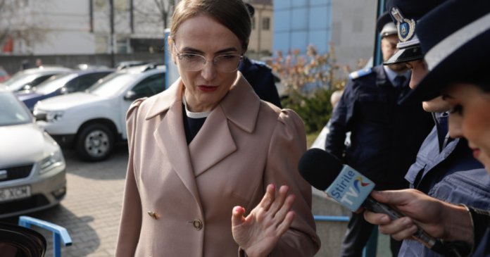 Reacția Liei Savonea față de hotărârea CCR referitoare la pensiile speciale: ÎCCJ va lua legătura cu instituțiile europene responsabile.