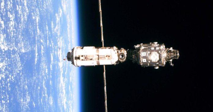 Satelitul românesc în suspans. Miruță cere asigurări înainte de lansare: „Nu alocăm 700.000 de euro doar pentru a-l observa plecând”