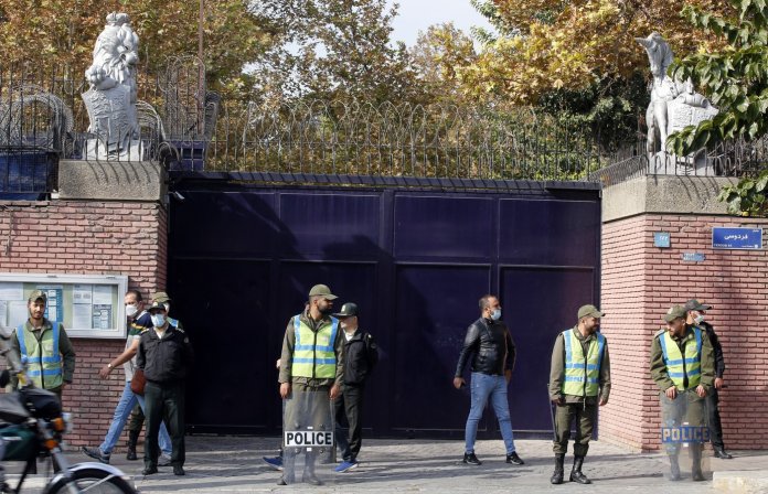 Trump declară că „nu este mulțumit” de discuțiile cu Iran. Întrebat despre aplicarea forței de către SUA: „Mi-ar plăcea să nu recurg la ea, dar uneori este necesară”