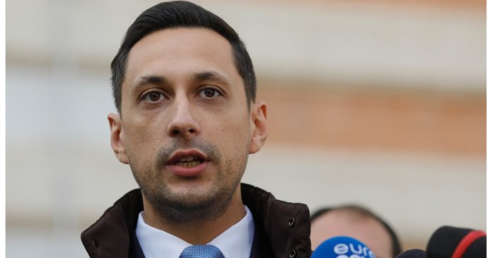 Vlad Gheorghe, consultantul lui Bolojan, îl taxează pe Ciolacu în legătură cu bugetul: „Covrigarul trebuie să clarifice câteva miliarde”