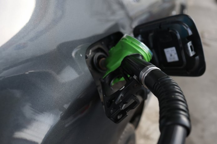 Ilie Bolojan declară că acciza va fi redusă „în prima fază” exclusiv pentru motorină, fără a include și benzina. „Fond de solidaritate” din „câștigurile excepționale” ale companiilor.