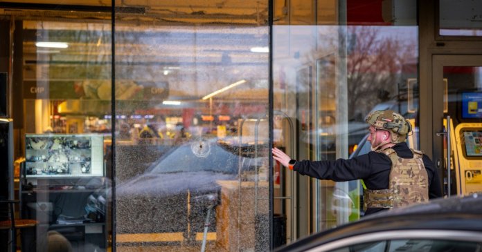 Atac armat în interiorul unui supermarket din Kiev: 5 decedați și 10 răniți. Atacatorul a fost neutralizat de către forțe...