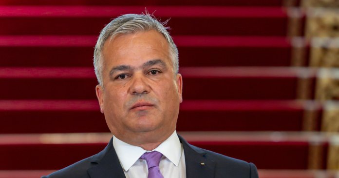 Anunțul lui Adrian Veștea în urma ultimatumului dat de Ilie Bolojan de a-și prezenta...