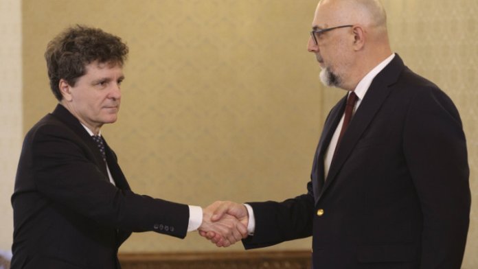 Nicușor Dan cere partidelor să sugereze un guvern minoritar