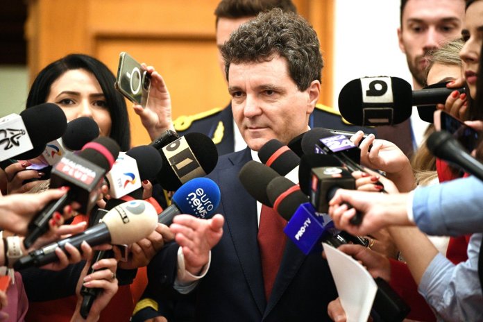 Nicușor Dan declară: „Ne vom confrunta cu o administrație minoritară”. Când sunt prevăzute partidele să propună soluții.