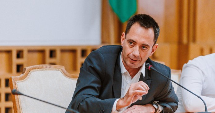 UDMR a hotărât, după trei ore, să nu se unească cu guvernul Veștea. Cum își vor manifesta votul parlamentarii maghiari?