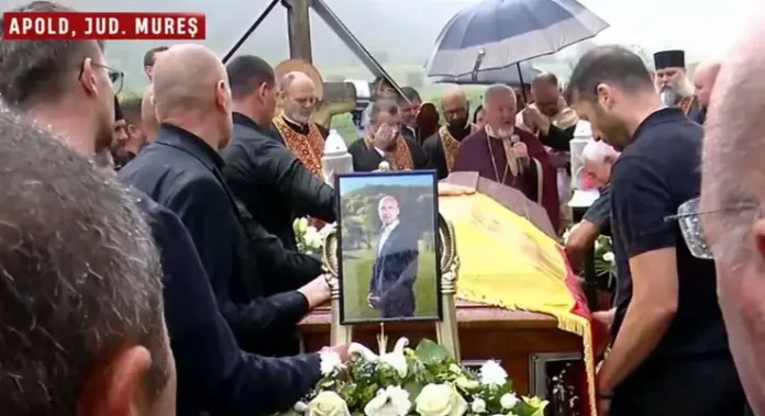 Gabi Mureșan, de trei ori campion al României, înmormântat în localitatea sa de origine – sute de persoane și-au spus adio fostului jucător de fotbal