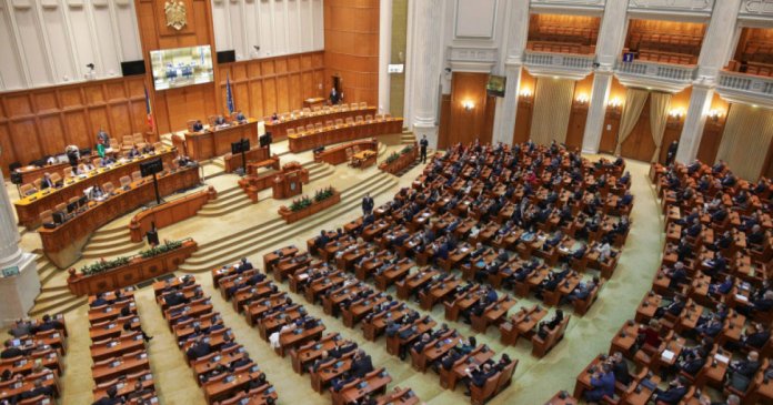 Grindeanu cere tuturor formațiunilor parlamentare să adere „comitetului de criză”: „Să funcționeze până...