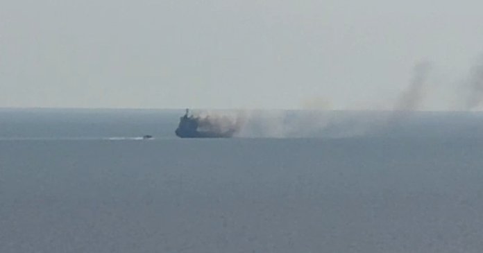 Incendiu pe o navă cu GPL în Marea Neagră, situată la 40 de kilometri de Sulina. Trei marinari au fost...