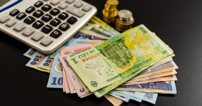 România se află pe primul loc în UE în ceea ce privește impozitarea muncii: statul încasează mai mult de 40% din venitul salarial. Cum se compară...