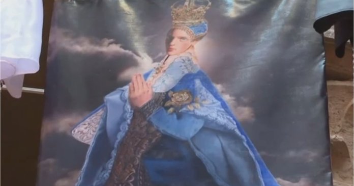 Controverse în Italia: O româncă a întruchipat-o pe Fecioara Maria cu trăsături androginice. Cum se argumentează...