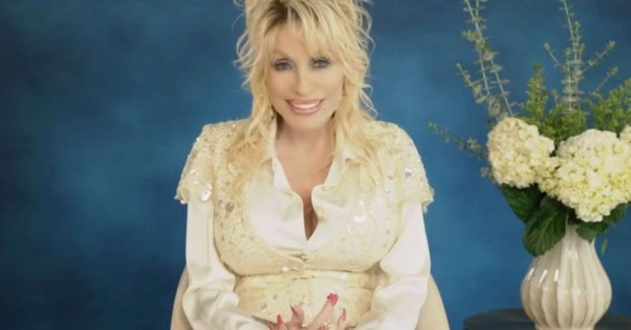 Dolly Parton, artista de muzică country, a murit la vârsta de 80 de ani.