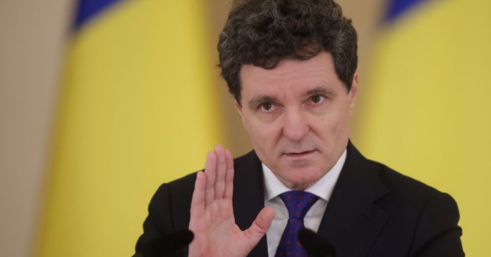Nicușor Dan contestă amendamentele PSD la legea decarbonizării: „Voi analiza cu maximă...