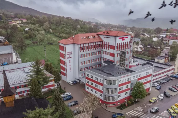 Scandal la Spitalul Moinești după moartea unei femei de 50 de ani. Inspecția Sanitară a găsit deficiențe severe. Scandal la Spitalul Moinești după moartea unei femei de 50 de ani. Inspecția Sanitară a găsit deficiențe severe.