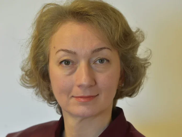 SURSE: Simina Tănăsescu are o întâlnire cu Bolojan înainte ca CCR să ia o decizie referitoare la Legea ANI, care îl vizează pe Dominic Fritz SURSE: Simina Tănăsescu are o întâlnire cu Bolojan înainte ca CCR să ia o decizie referitoare la Legea ANI, care îl vizează pe Dominic Fritz. Zamfir: „Ce anume a căutat președinta CCR în cabinetul lui Abrudean?”